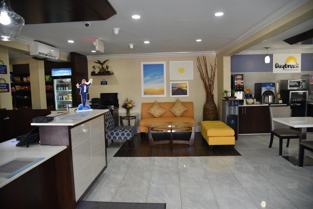 Days Inn By Wyndham Goose Creek North Charleston Eksteriør bilde